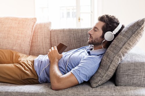 combattre l'insomnie grâce à la musique